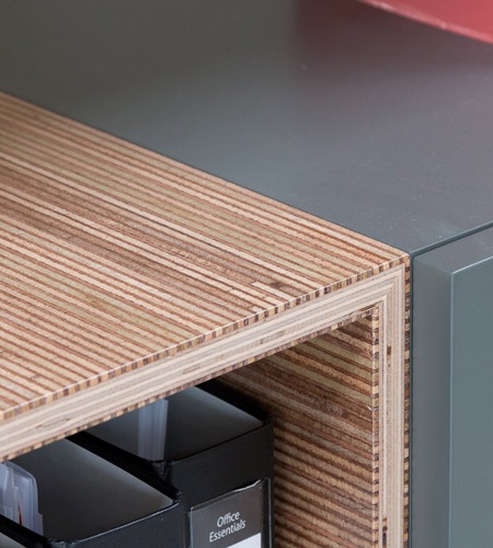 Plexwood® Kastwerk custom-made suspended cabinet detail with meranti panel two-sided on birch substrate