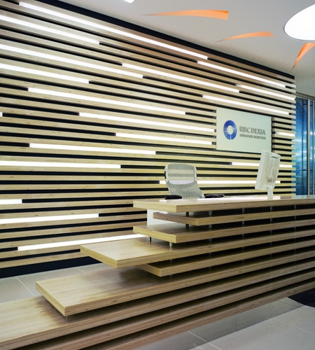 Plexwood® RBC Investor Services bank reception detail with relief wall in poplar contrariwise glued and pressed veneer ply