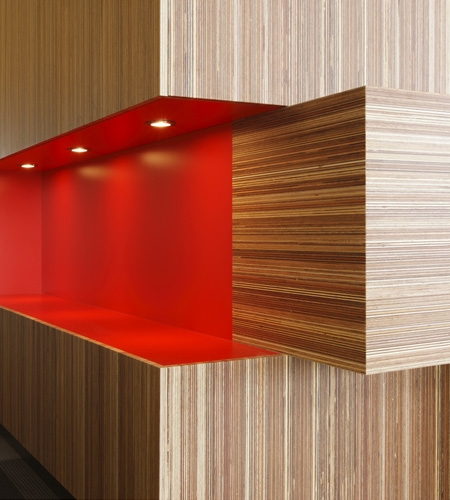 Plexwood® Rutges reception detail in meranti short grain and long grain plywood top veneer panels