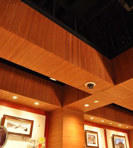 Plexwood® Sands Casino gift shop tray ceiling detail with ocoumé sideways plywood return veneer