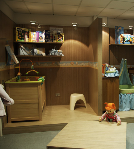 Plexwood® Ta Ti Top concept baby room floor, table and wall in birch turned veneer plywood