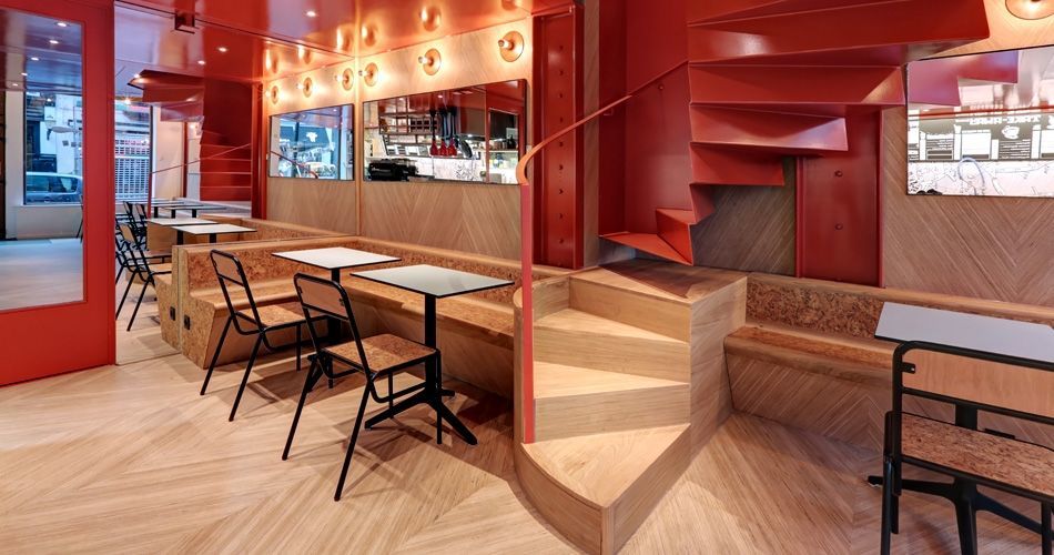 Plexwood® Boulangerie Charli Salé, magasin de taco et sandwich avec design moderne stylé avec des éléments géométriques sur parquet et murs en bois