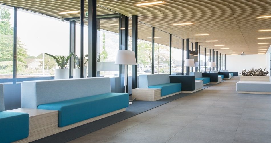 Plexwood® City hall of Montferland Didam waiting area benches in Plexwood - Birch plywood furniture