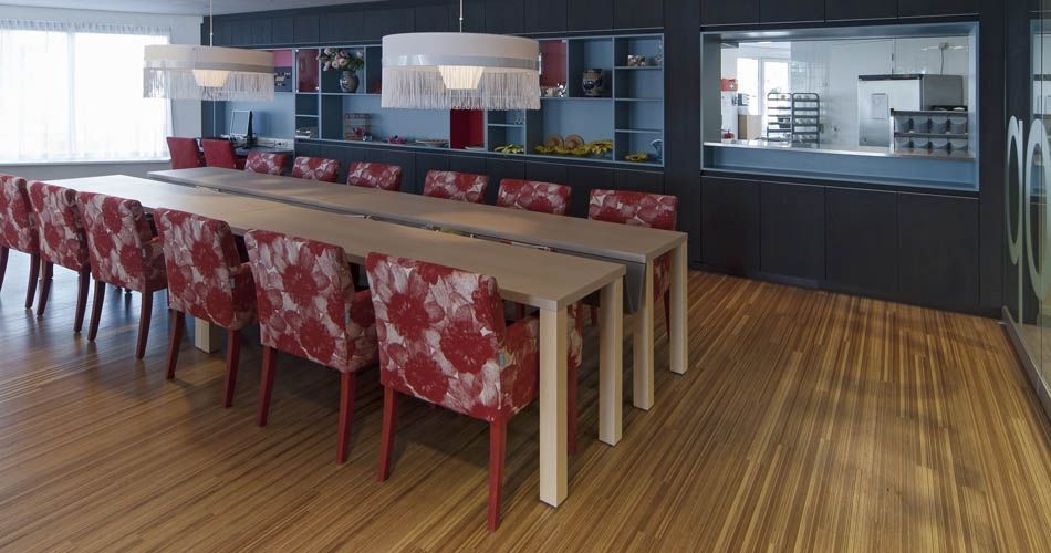 Plexwood® Avondzon Nursing Home common room annex canteen in meranti up-lined hardwoord solid parquet