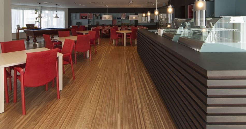Plexwood® Avondzon bejaardenhuis gemeenschappelijke activiteiten ruimte druk verkeer solide vernieuwde meranti vloer toepassing