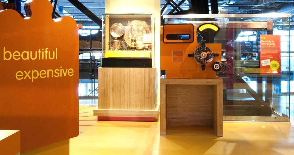 Plexwood® We Made it! Thinktank with interactive multiuser and multitouch collaborative displays in birch
