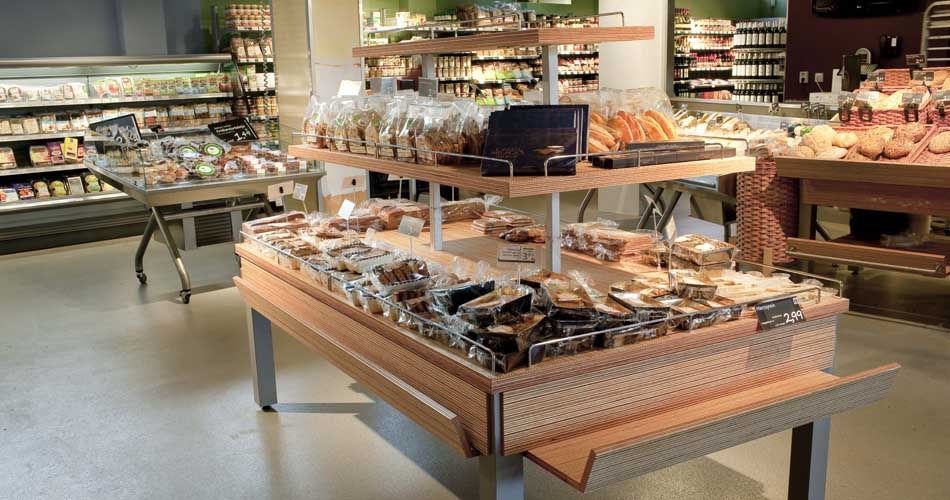 Plexwood® EkoPlaza food displays made with pine/ocoumé bio organic short edge plywood veneer products