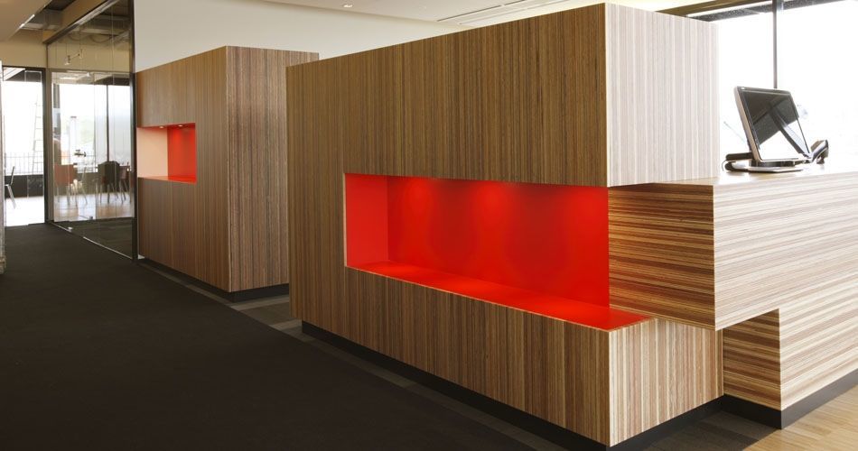 Plexwood® Rutges entrance reception overview in meranti re-glued and pressed plywood surface veneers
