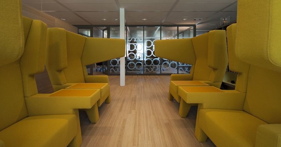 Plexwood® Tax Office and Border Security Port of Rotterdam office lounge with beech turned-around plywood strip floor