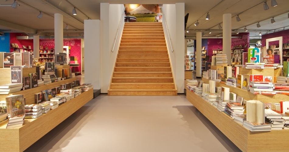 Plexwood® openbare bibliotheek Vianen, mobiele boekenkast van decoratieve grenen fineerproducten