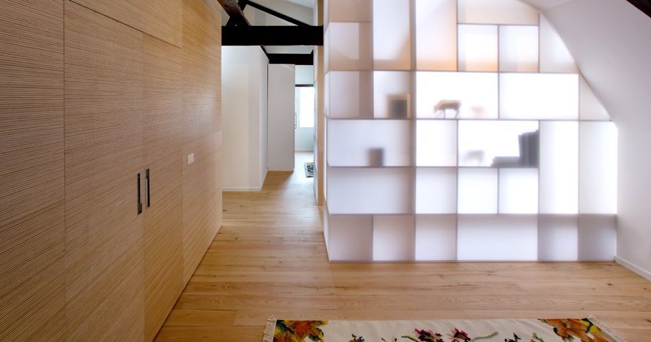 Plexwood® Villa Polder private home interior with central divider unit with door and wall in end-grain pine-ocoumé