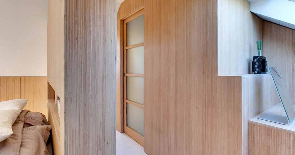 Plexwood® Andrea Mosca attic bedroom design with Plexwood - Beech, walls and room divider made with eco-friendly plywood veneer