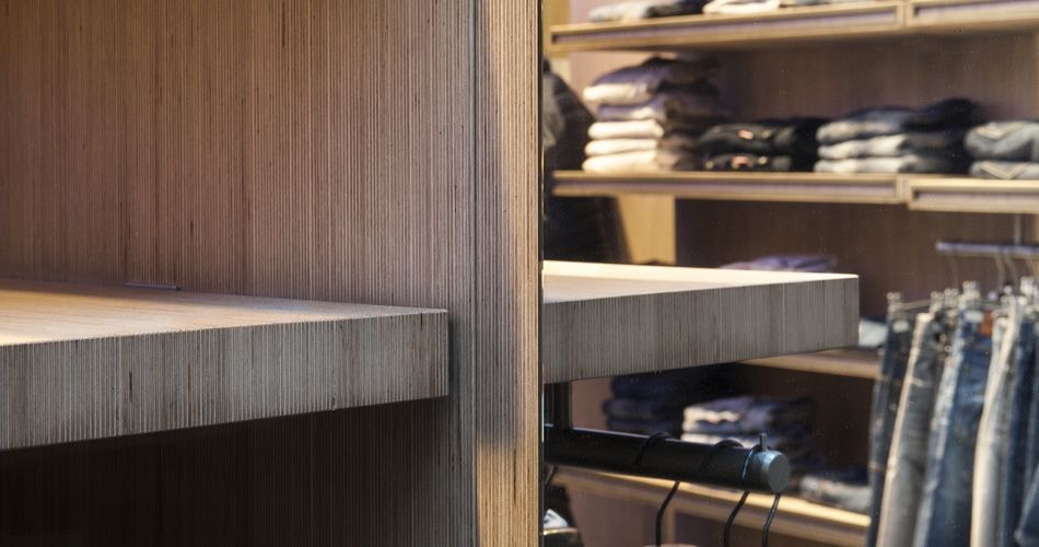 Plexwood® Tip de Bruin luxury clothes and brands store in Amsterdam